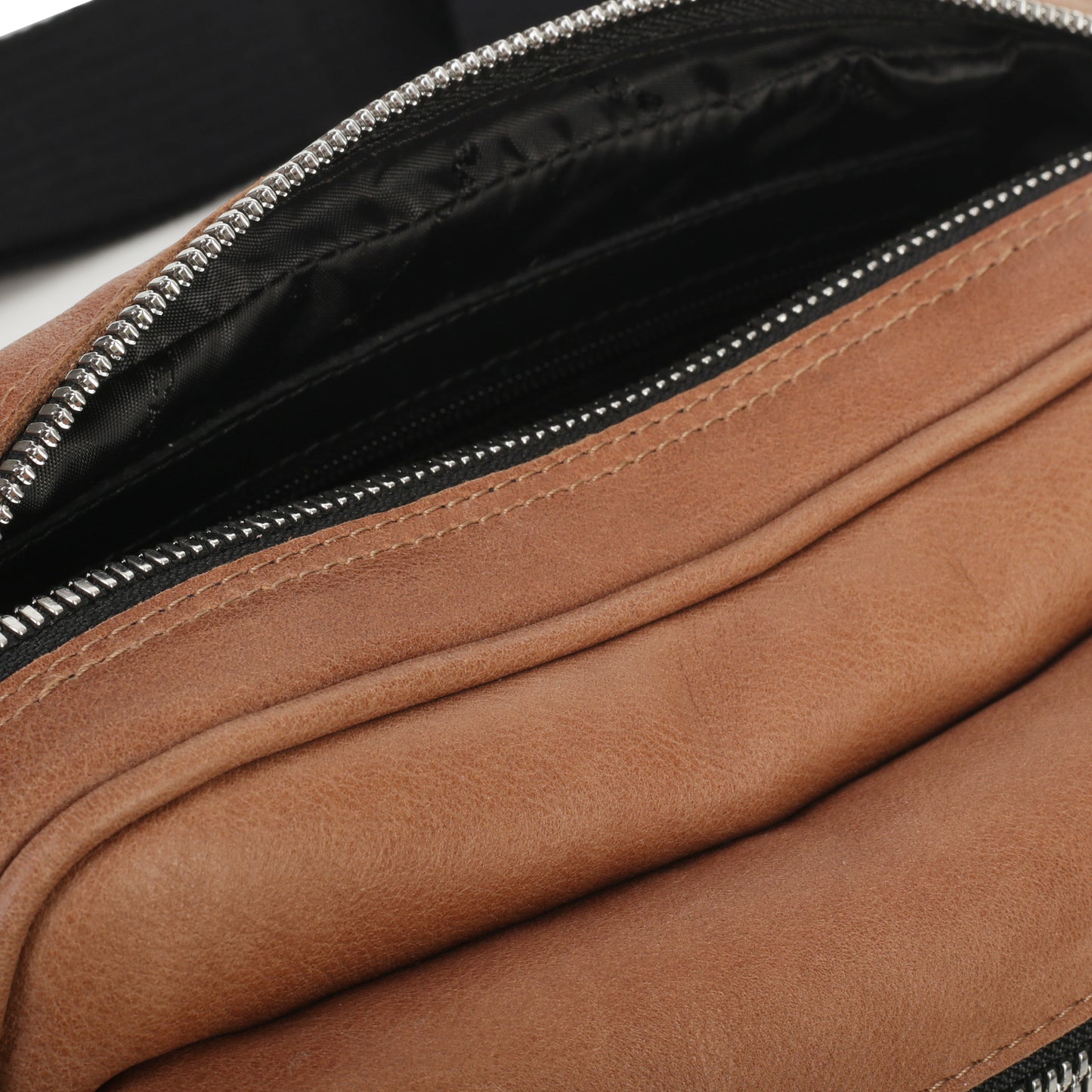 Bolso hombre en napa marrón