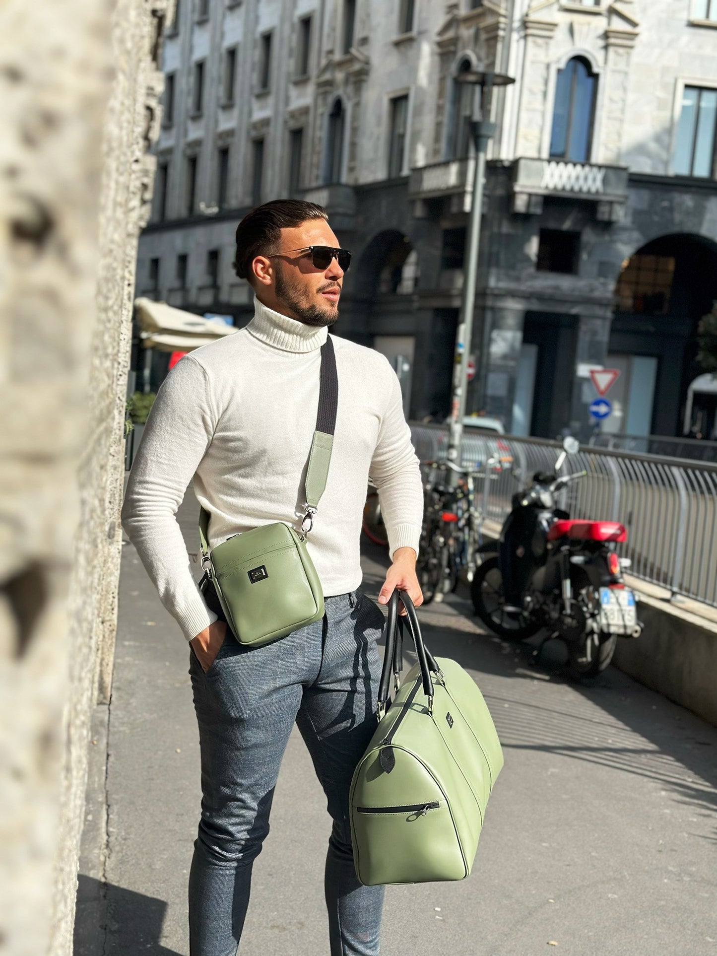 Artico olive leather travel bag