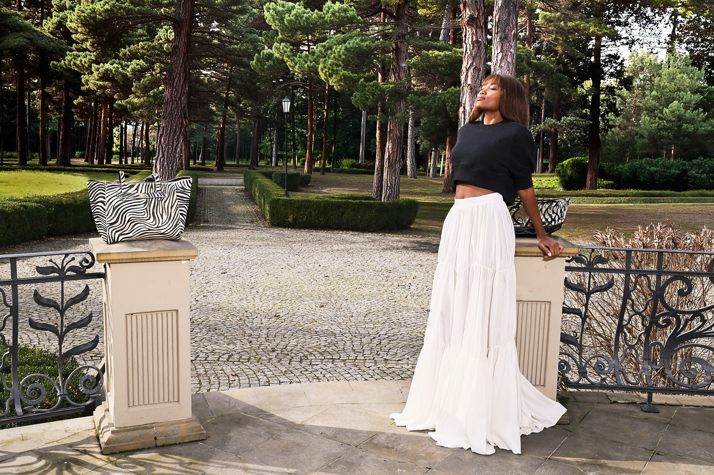 Bolso de mano para mujer Mirer Ribs de piel en blanco y negro